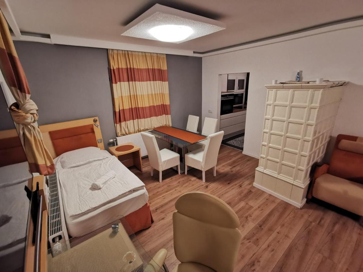 Pension Foehrenhain Герасдорф-бай-Вин Экстерьер фото