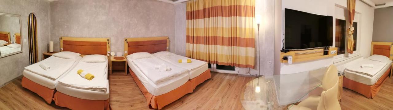Pension Foehrenhain Герасдорф-бай-Вин Экстерьер фото