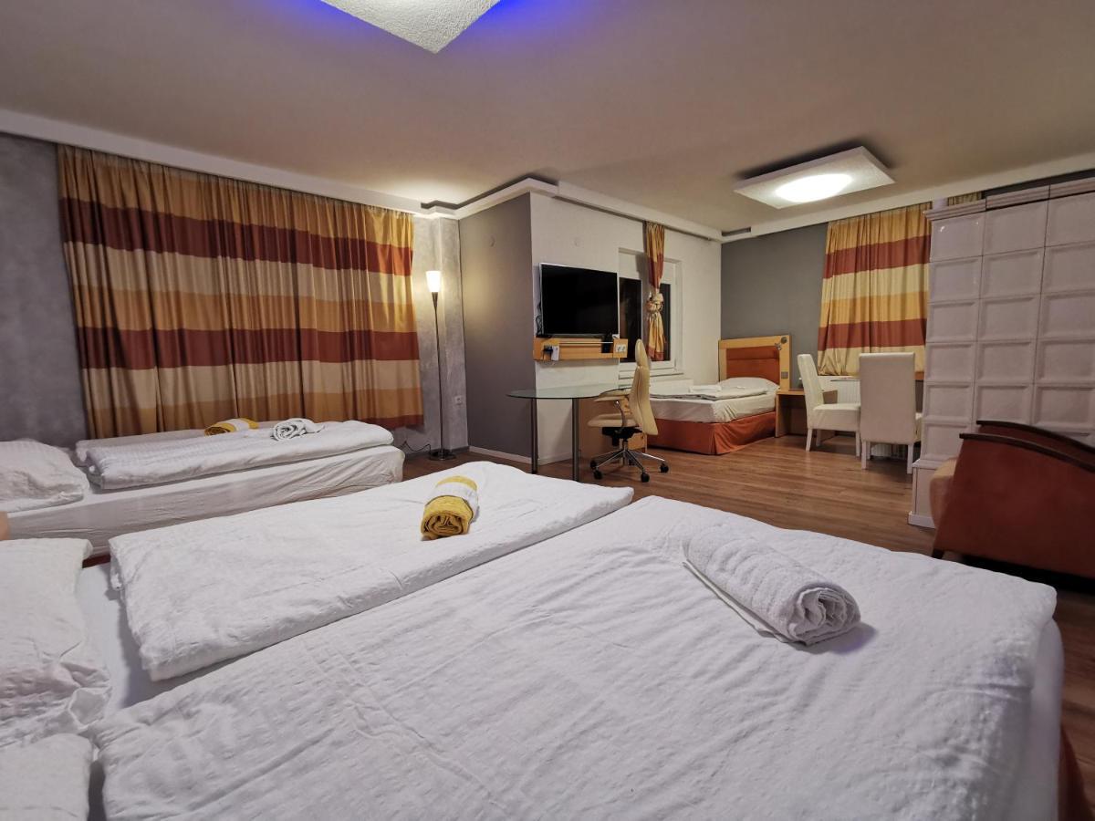 Pension Foehrenhain Герасдорф-бай-Вин Экстерьер фото