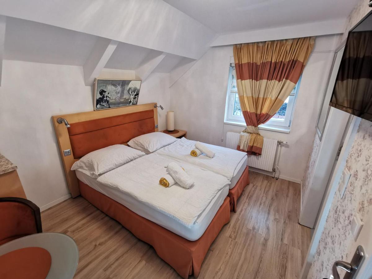 Pension Foehrenhain Герасдорф-бай-Вин Экстерьер фото
