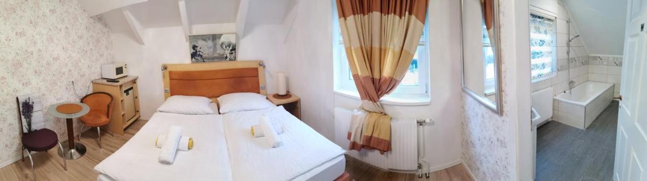 Pension Foehrenhain Герасдорф-бай-Вин Экстерьер фото
